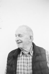 Agustín sonriendo